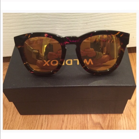Wildfox Accessories - HP FINAL$🔥WILDFOX DELUXE FOX MIRRORED SUNNiES