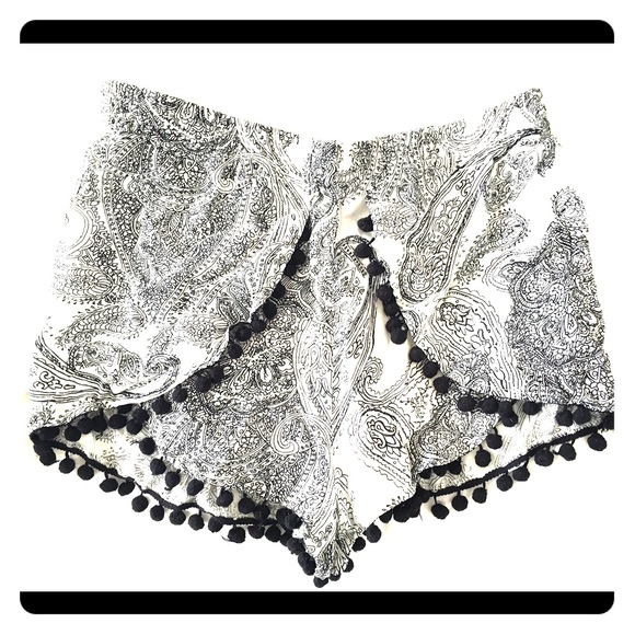 Zara Pants - Zara black and white Pom Pom shorts size S