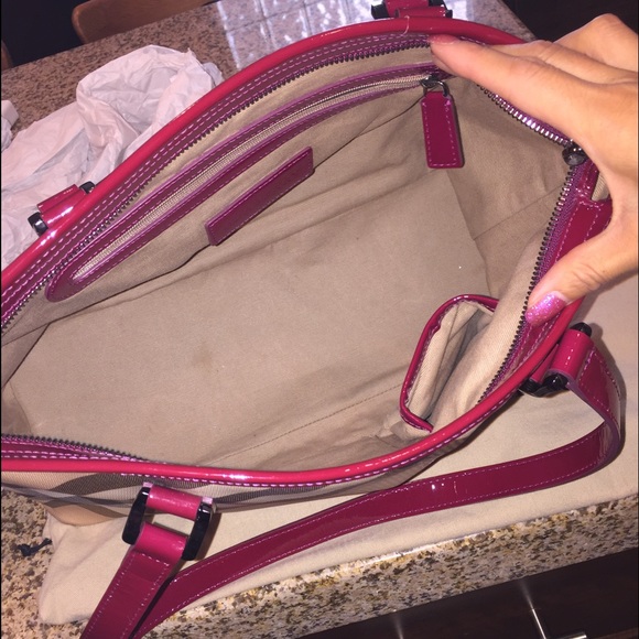 Burberry Nova Regent Tote Bag- authentic - Picture 3 of 3