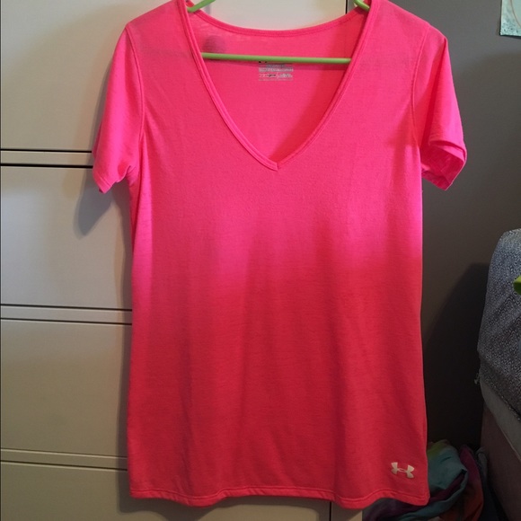 Sale! 😍 Under armour women's shirt