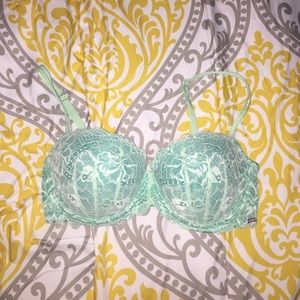 Pink Victoria secret date push up bra