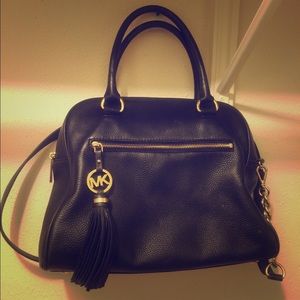 🎉🎉1 day SALE🎉🎉 Authentic Micheal Kors Purse✨✨✨