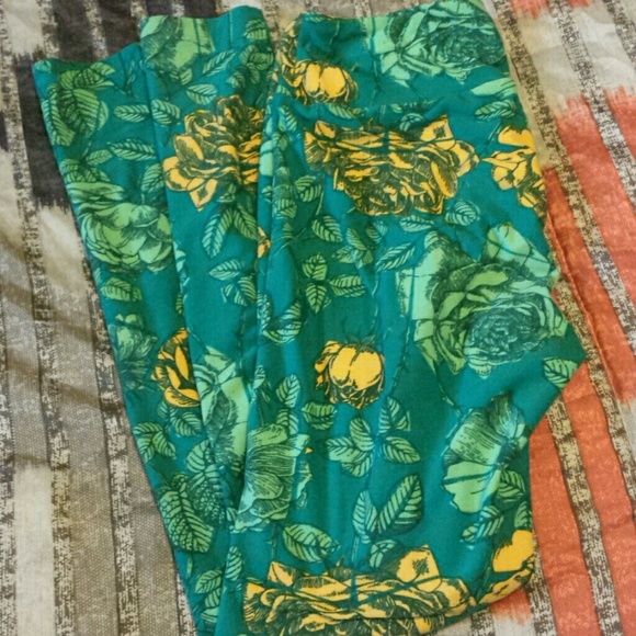 Lula Roe one size legging