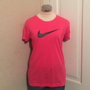 ❤️sold❤️Nike tee size large
