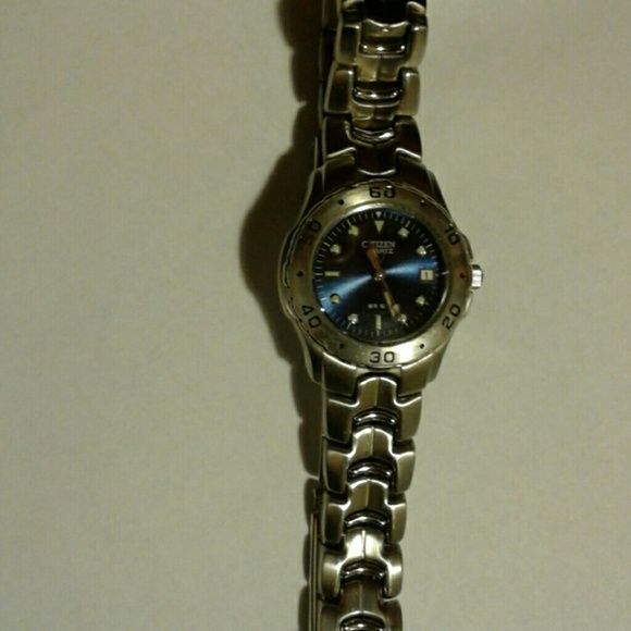 Watch - Picture 4 of 4