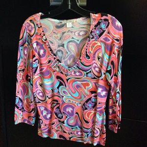 Lightweight sweater three-quarter length sleeve