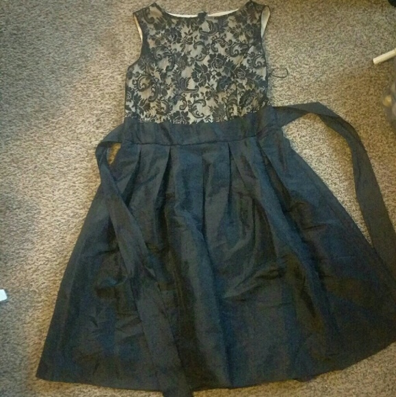 Like new Melrose midi dress