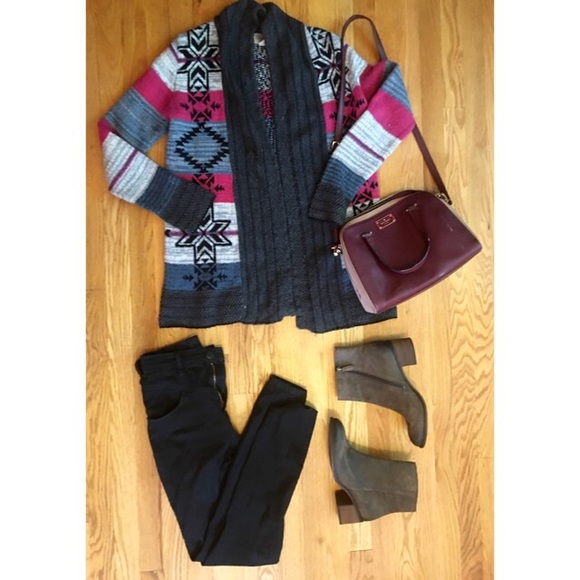 LAST CHANCE CLOSET CLOSING- UO Patterned Sweater