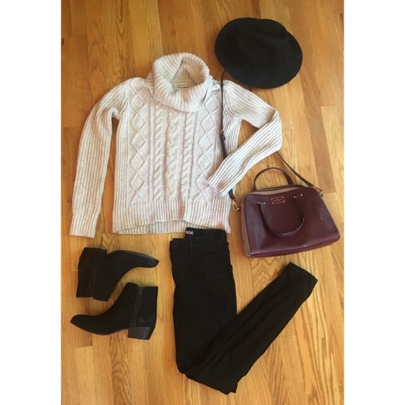 LAST CHANCE CLOSET CLOSING A&F turtleneck sweater