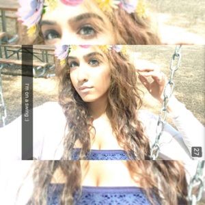 Meet your Posher, Maya