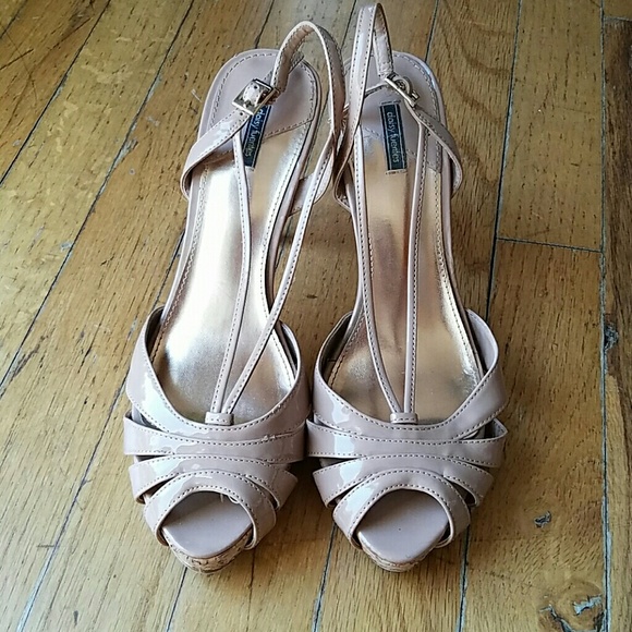 Daisy Fuentes Nude sandal with cork heel