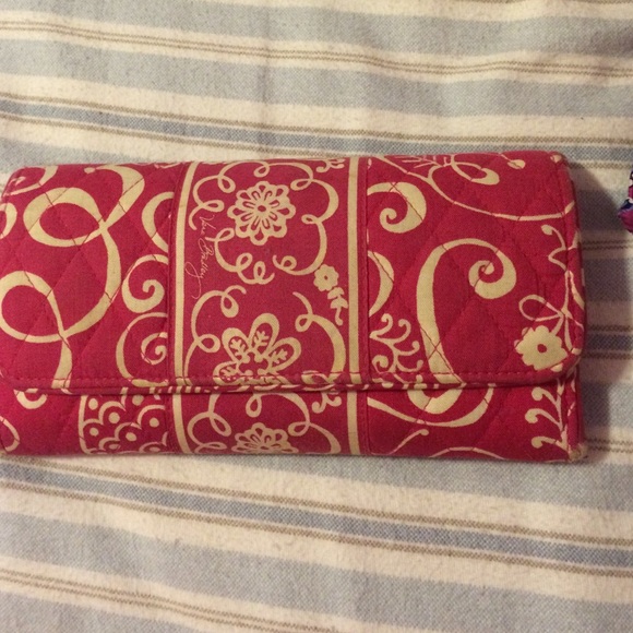 Vera Bradley magnetic trifold wallet.