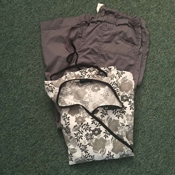 Dickies cargo scrubs size M, with scrub top size S