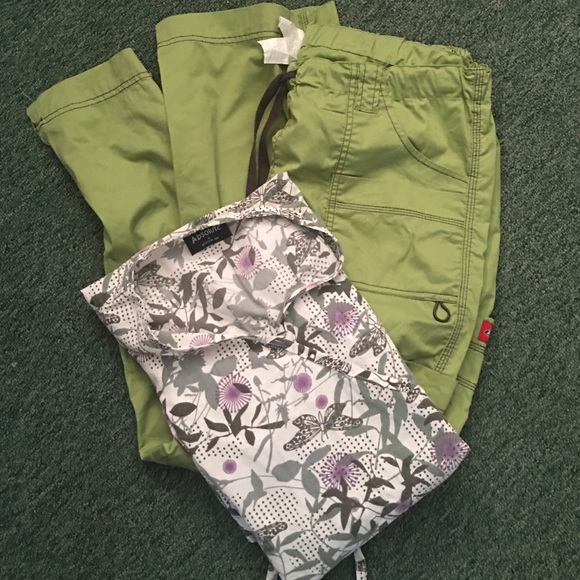 Scrub set