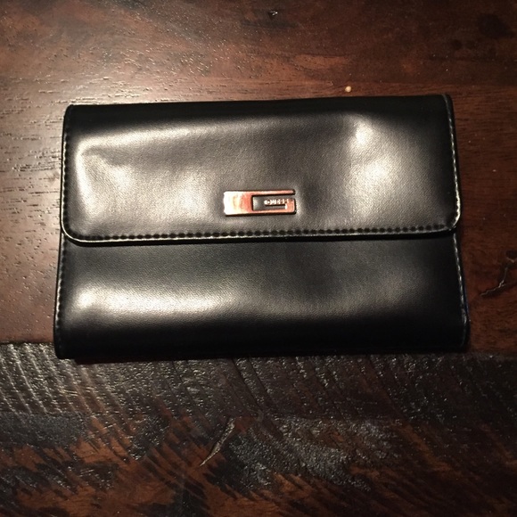 Guess wallet