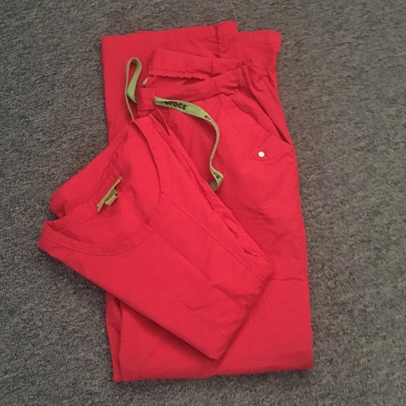 Crocs scrub set