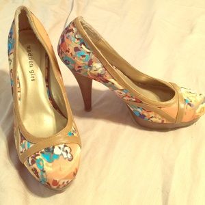 Madden Girl Multi Color Pumpe