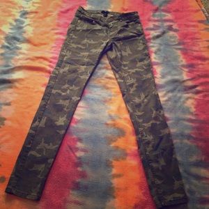Camo skinny jeans