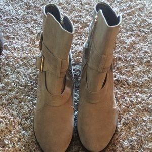 Modcloth ankle booties in taupe, size 9