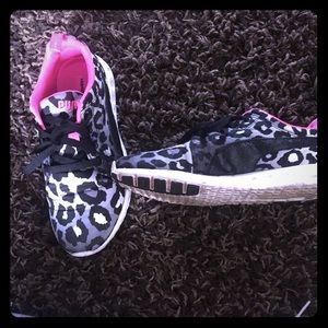 Puma tennis shoes