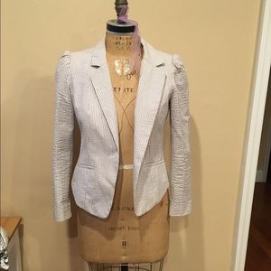 H & M sz 8 suit jacket. Excellent condition