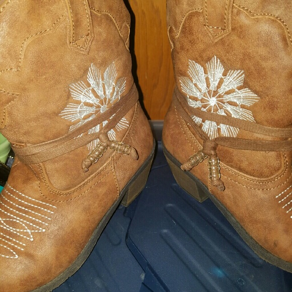 Stevies Brown Boots