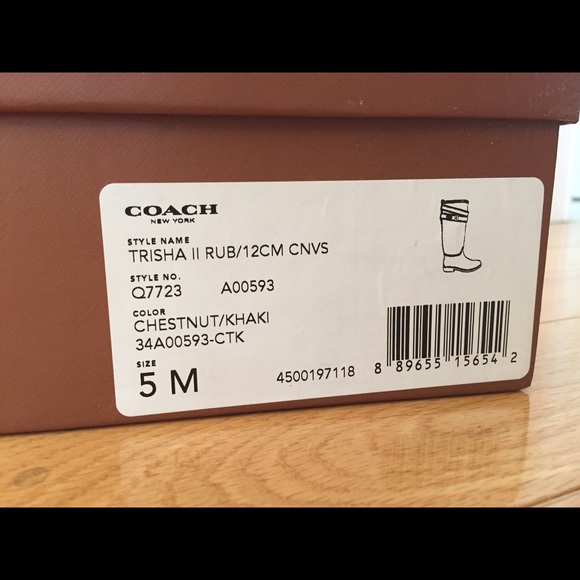 🌟SOLD🌟 Coach rainboots with box size 5-6 - Picture 2 of 4