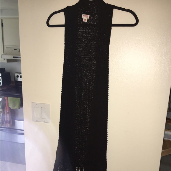 Sleeveless sweater
