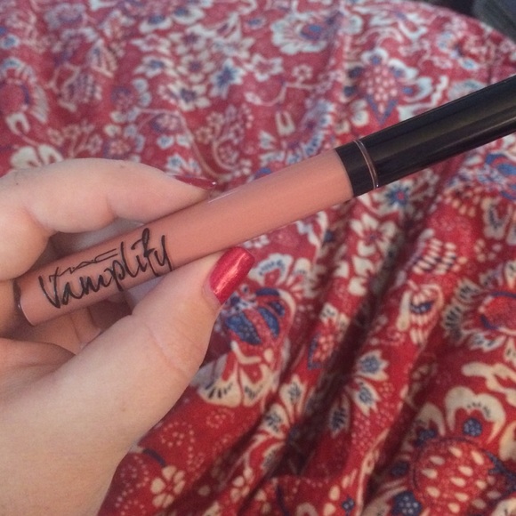 MAC Vamplify Spanking Haute