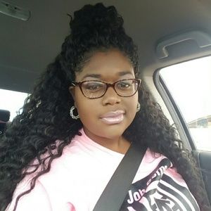 Meet your Posher, Kendra