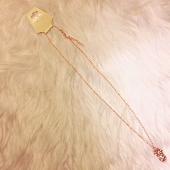 Rose Gold Pineapple Necklace - Picture 3 of 3