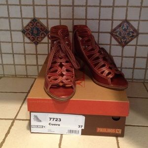 Pikolinos Spanish Cuero lace-up leather sandal