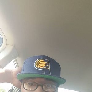 Meet your Posher, Dennis