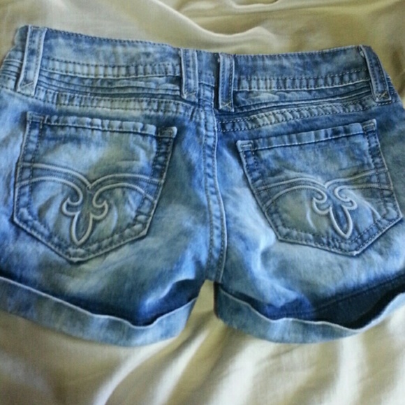 SOLD...Price drop !!!! Size 28 rock revival shorts