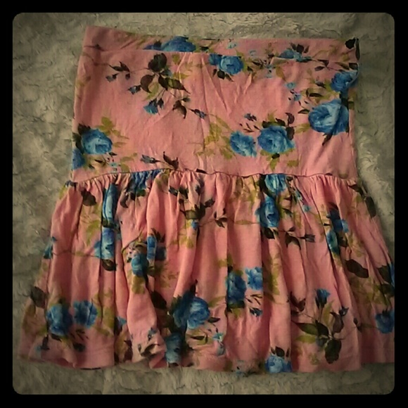 !SALE! Floral print mini skirt.