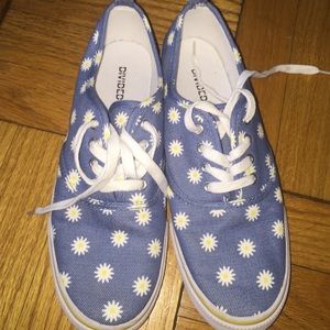 Daisy Vans lookalikes🌼