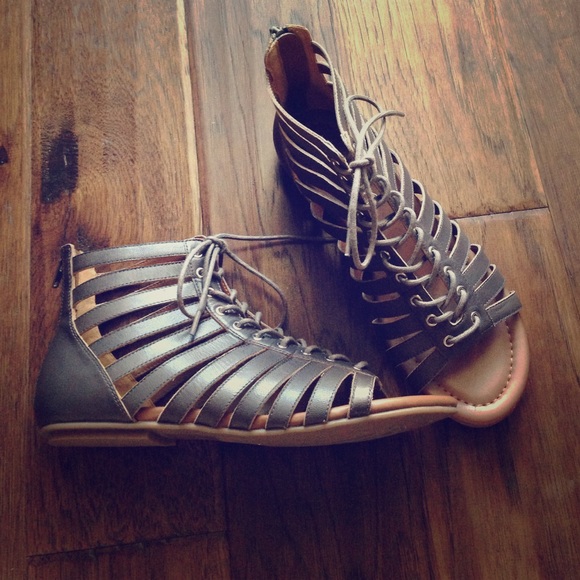 ALDO Shoes - NWOT ALDO laced sandals