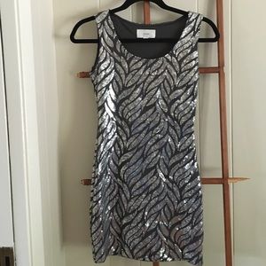 Leaf patterned sequin silver/grey dress