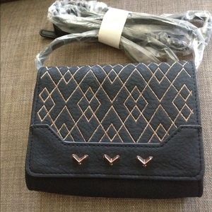 Stella and Dot cross body purse
