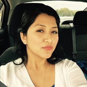 Meet your Posher, Ana