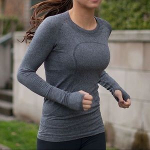 Lululemon gray longsleeve shirt 4 never worn