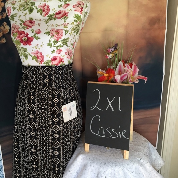 Cassie skirts - Picture 2 of 3