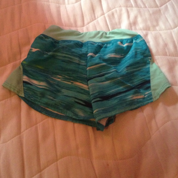 Girls blue streaked running shorts - Picture 2 of 2