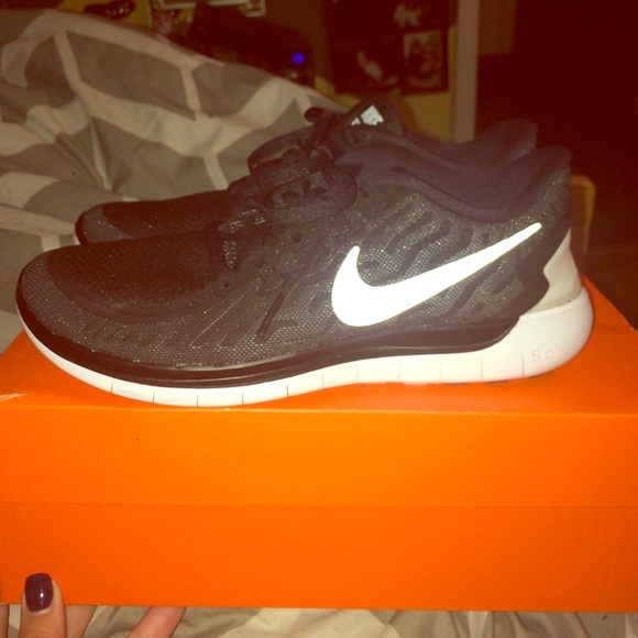*NEW* Women's Nike "Free 5.0" sneakers size 7.5