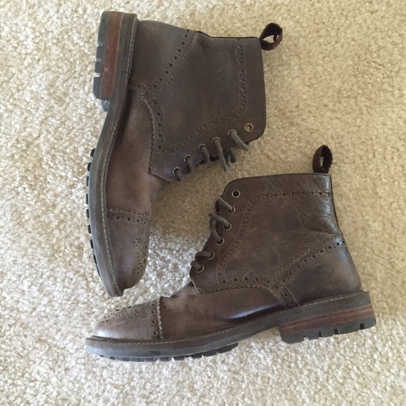 Urban Outfitters Other - URBAN OUTFITTERS MEN'S DISTRESSED LEATHER BOOT