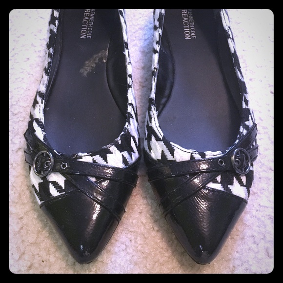 Houndstooth patterned flats, size 7.5