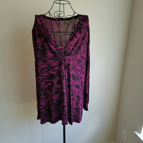 A.n.a long sleeve top.