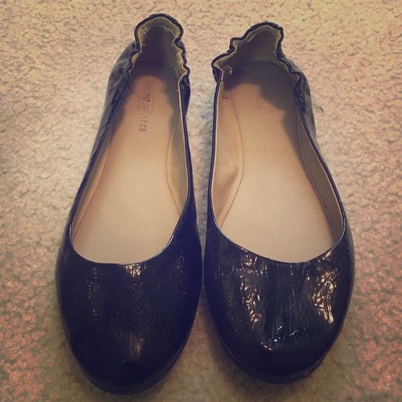 Black patent leather flats, size 8