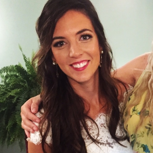 Meet your Posher, Michelle - Picture 2 of 3