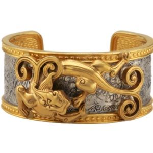 Metropolitan museum store Tibetan dragon cuff